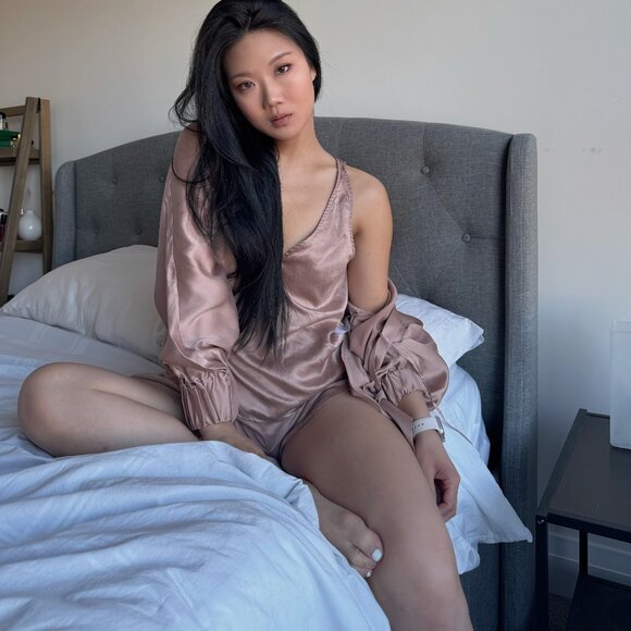 LUNYA WASHABILE SILK ROBE - Picture 1 of 1